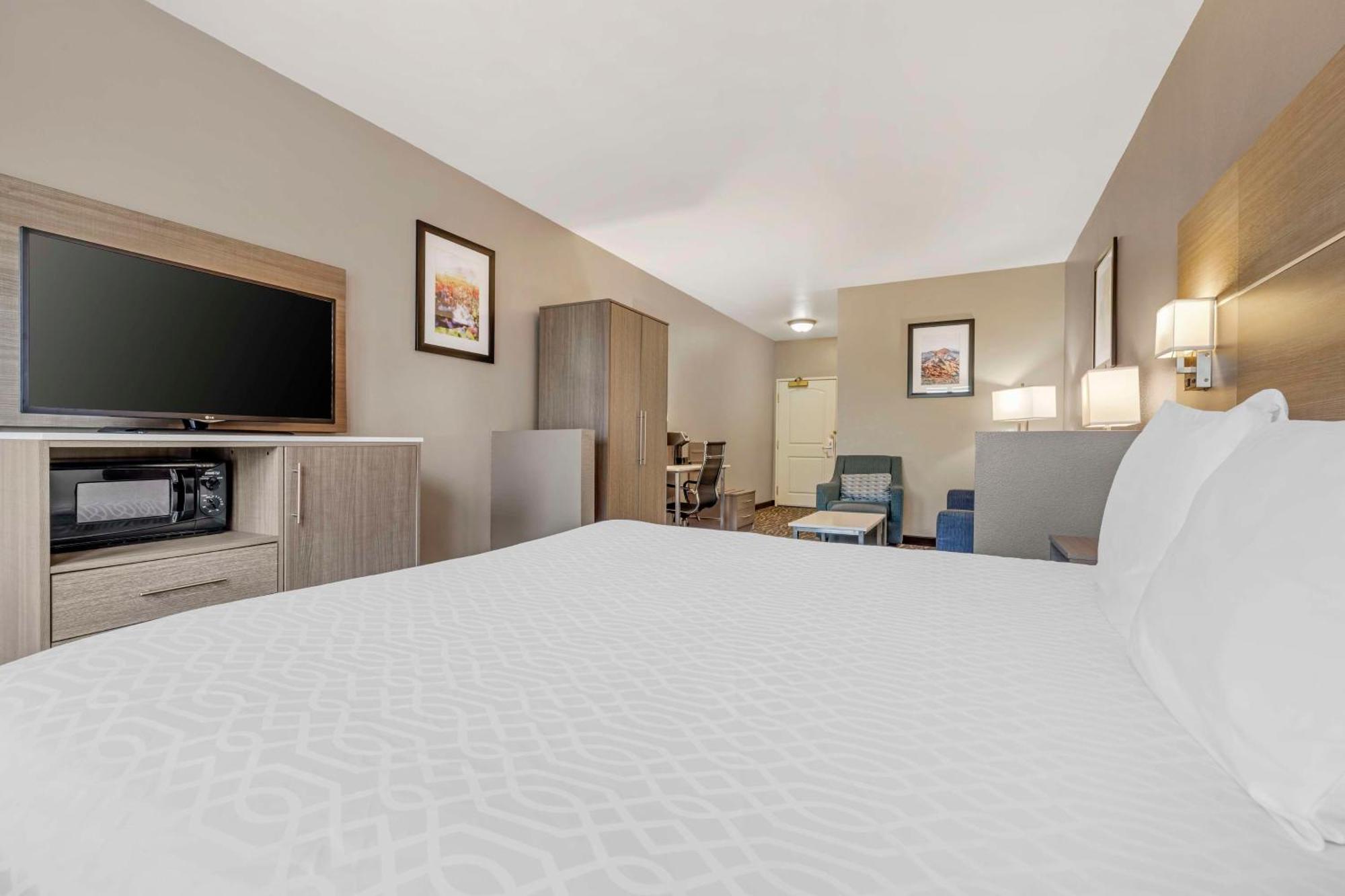 Best Western Plus Lake Elsinore Inn & Suites Exterior foto