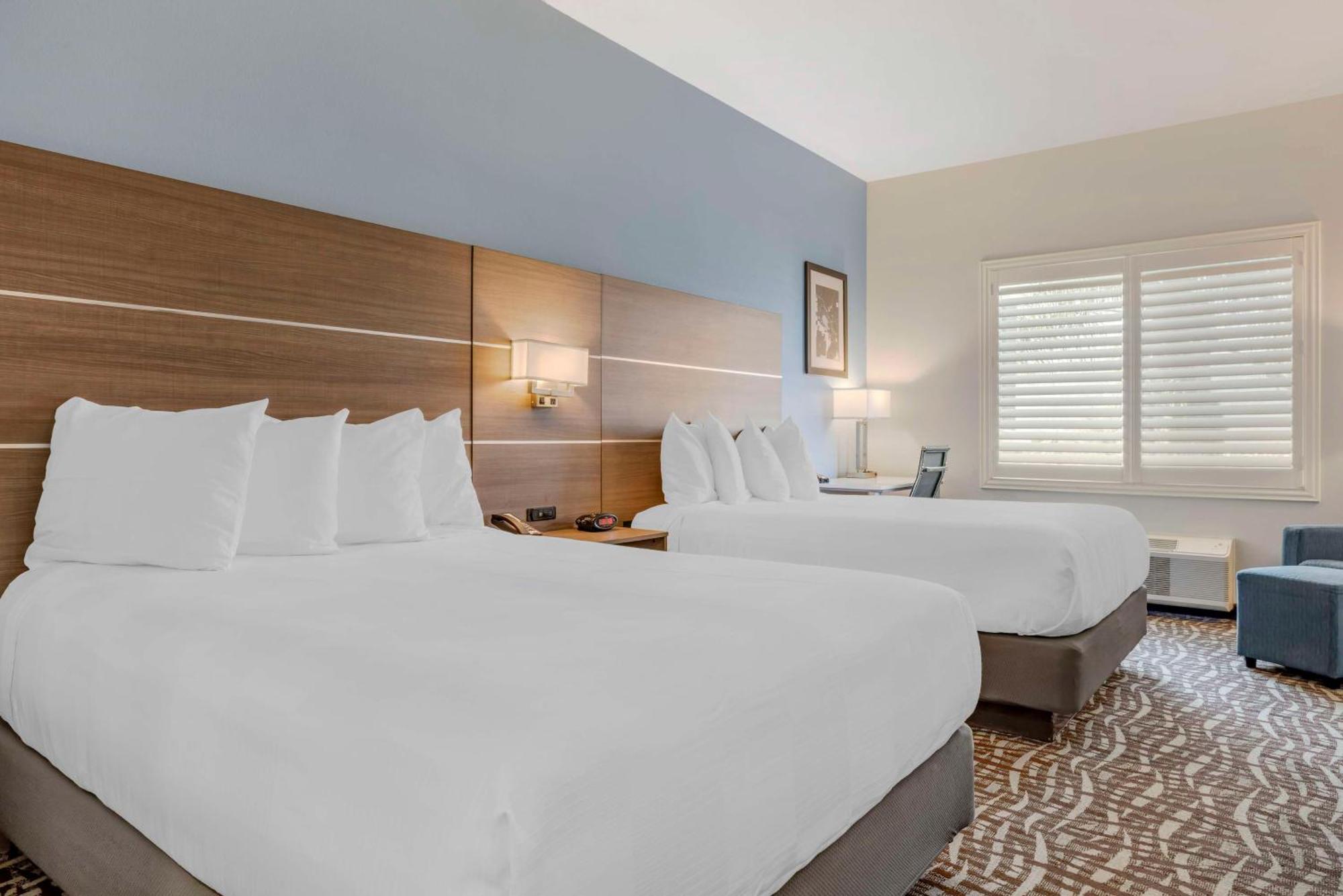 Best Western Plus Lake Elsinore Inn & Suites Exterior foto